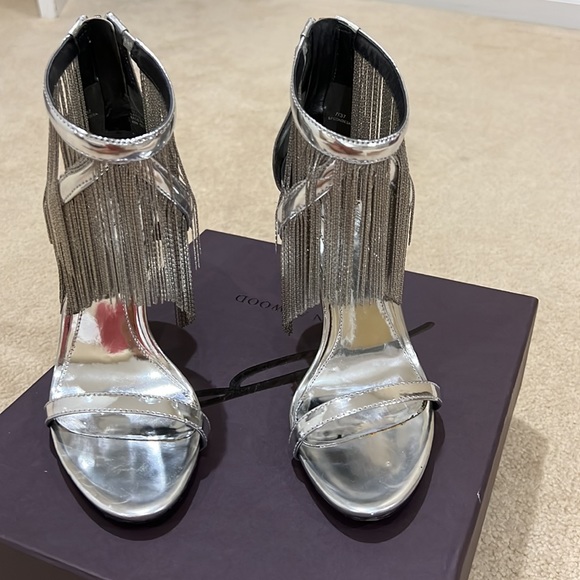 B BRIAN ATWOOD Fringe sandal. Size 7 - Picture 3 of 8